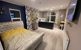 Selection Of Stylish Apartments Within Walking Distance Of Cardiff City Centre