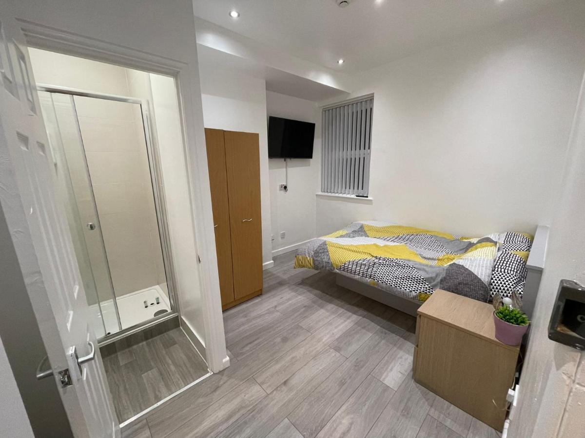 Selection Of Stylish Apartments Within Walking Distance Of Cardiff City Centre Exterior photo