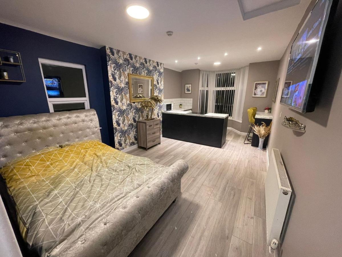 Selection Of Stylish Apartments Within Walking Distance Of Cardiff City Centre Exterior photo