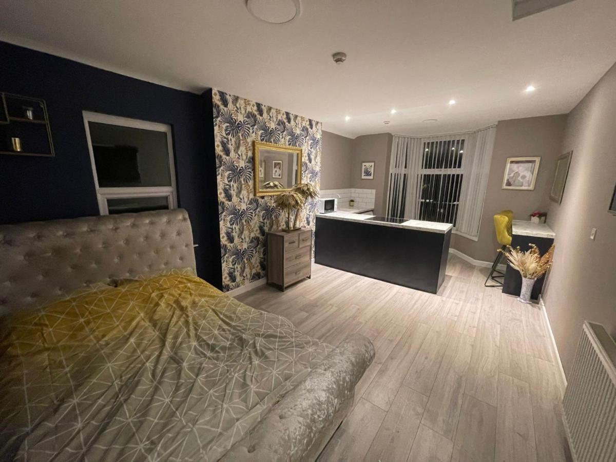 Selection Of Stylish Apartments Within Walking Distance Of Cardiff City Centre Exterior photo